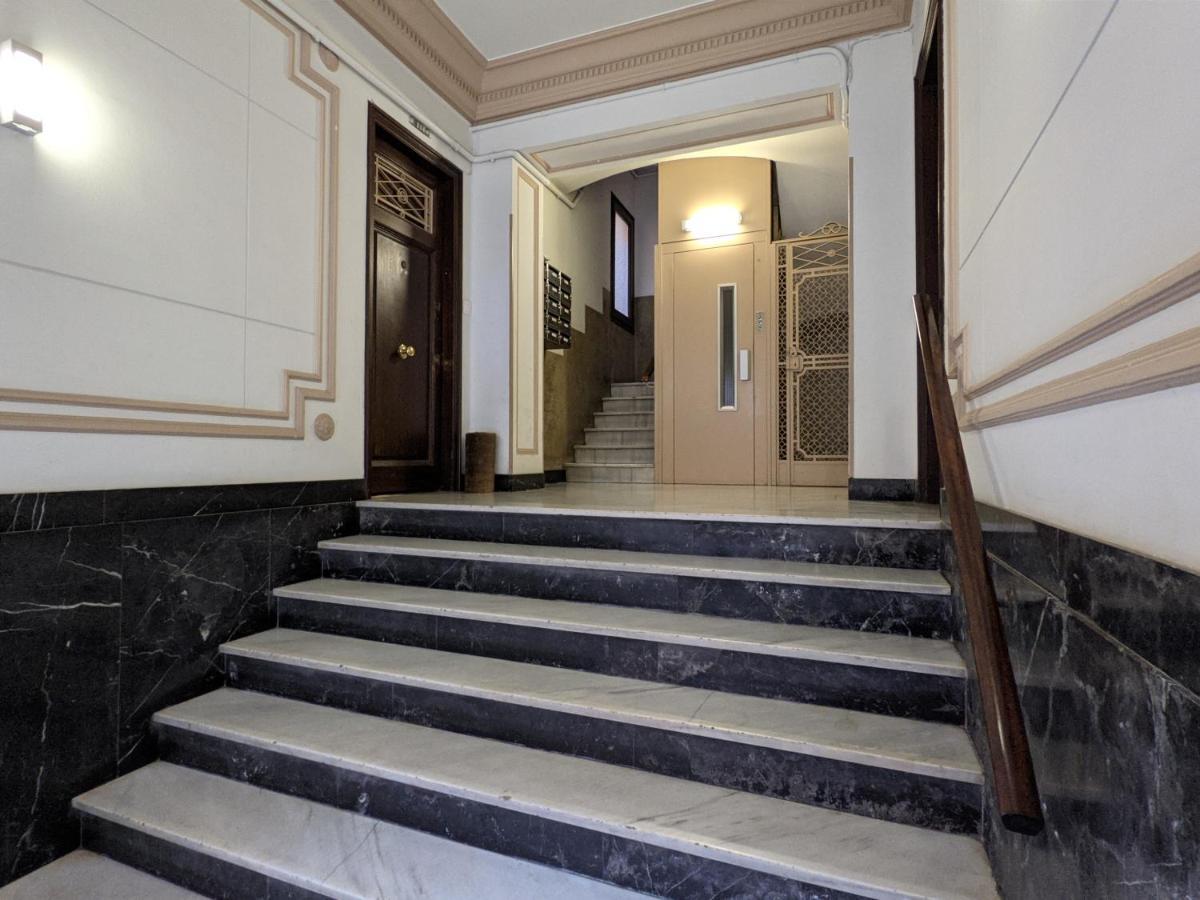 Classbedroom Park Gueell Apartment Barcelona Exterior foto